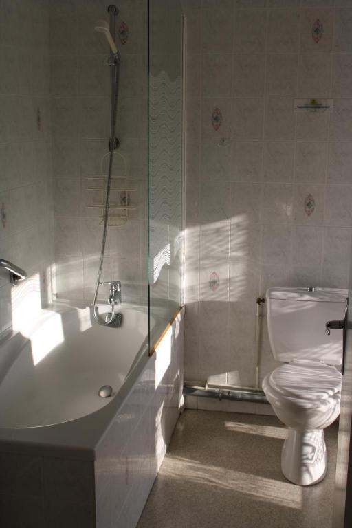 Auberge De Saint Julien Aux Bois Номер фото