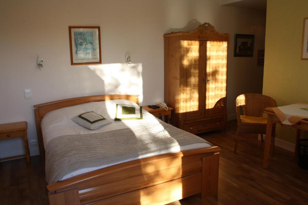 Auberge De Saint Julien Aux Bois Номер фото